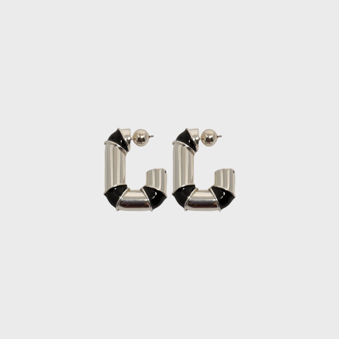 SQUARE HOOPS DIAMOND S